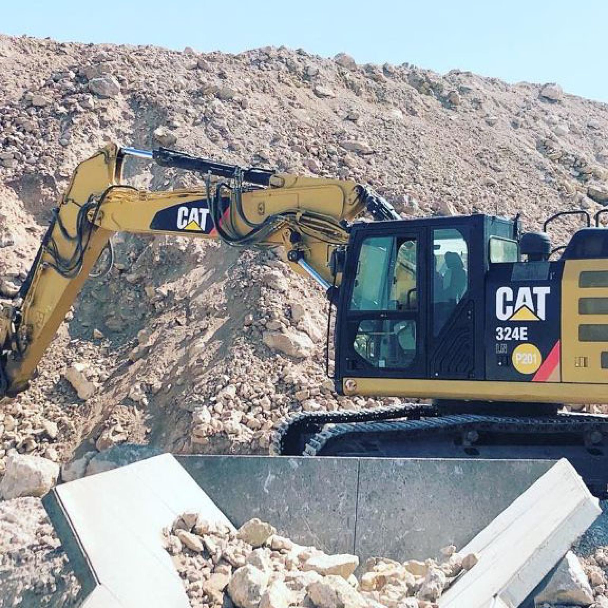 RETROEXCAVADORA CATERPILLAR 324E
